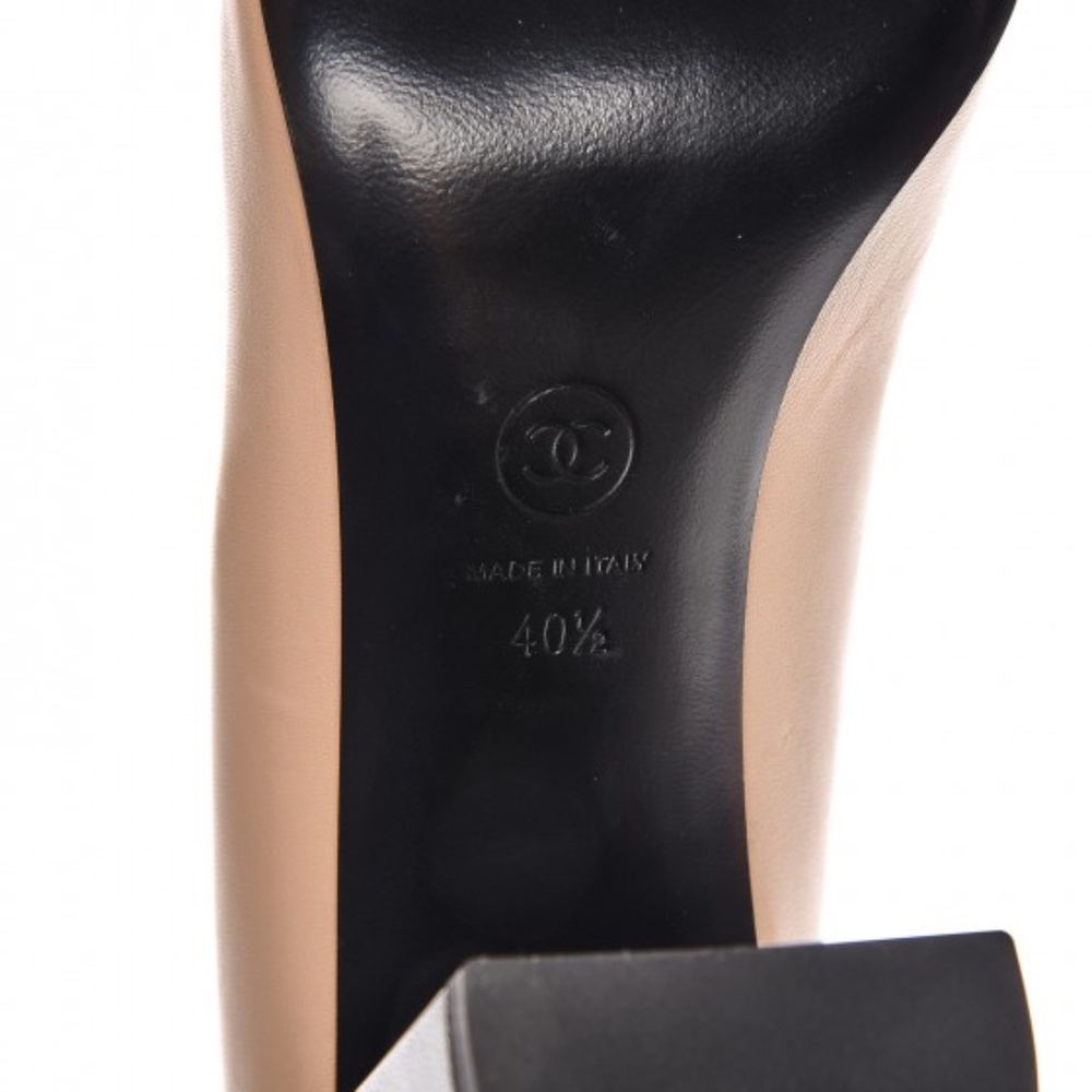 CHANEL Lambskin Pearl Cap Toe Pumps 40.5 Beige Black NEW - Picture 4 of 6